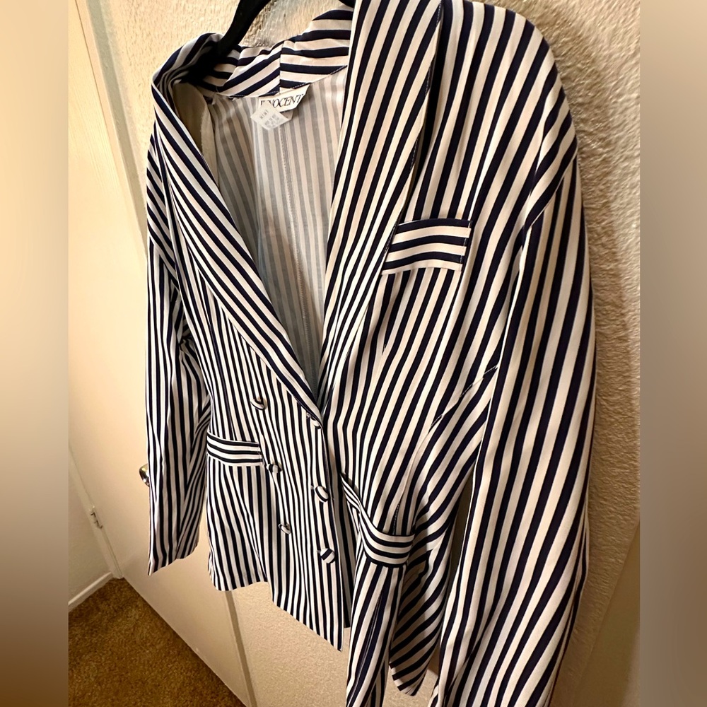 Women’s striped, blazer top, by Innocent, size medium.